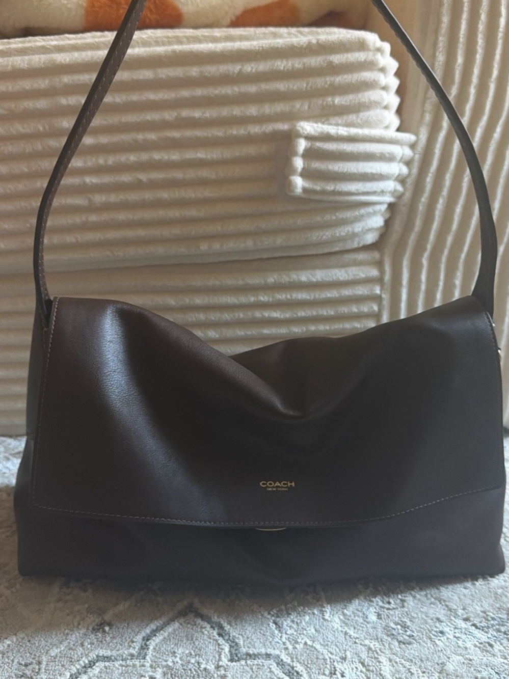 Coach Dark Brown Leather Shoulder Bag with Gold Logo - Picture 2 of 6